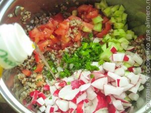 Овощной салат с гречкой
