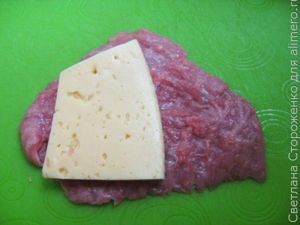 Мясные рулетики с сыром и зеленью