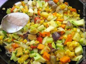 Тушеные овощи с молодой кукурузой