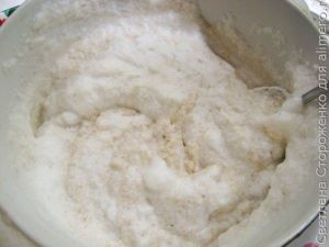 Пирог со сливами в мультиварке