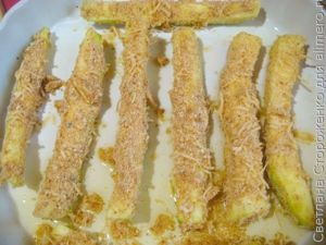 Закуска из кабачка в панировке из сухарей и сыра
