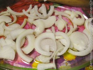 Запеченный карась на овощной подушке
