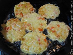Вкусные оладьи из патиссонов и болгарского перца