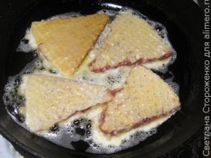 Мясные котлеты в вафлях