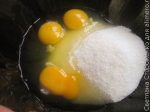 Шарлотка с яблоками и тыквой в мультиварке