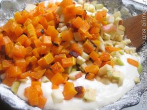Шарлотка с яблоками и тыквой в мультиварке