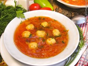 Вкусный борщ с куриными фрикадельками
