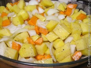 Карась запеченный в духовке с картошкой