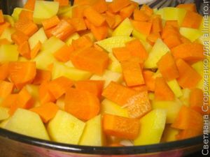Карась запеченный в духовке с картошкой