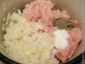 Суп с фасолью, лапшой и индюшиными фрикадельками