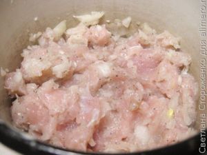 Суп с фасолью, лапшой и индюшиными фрикадельками