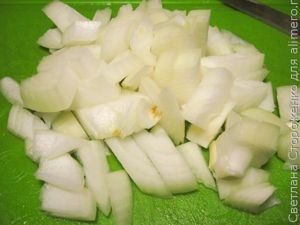 Ячневая каша со свининой в горшочках