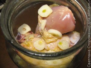 Запеченная курица в банке