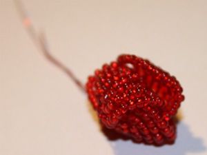 Цветы из бисера, мастер-классы.