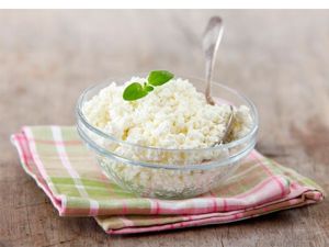 Похудеть на твороге намного проще, чем на многих других продуктах – он хорошо усваивается организмом, нормализует пищеварение, способствует очищению кишечника и выведению токсинов, регулирует уровень холестерина и сахара в крови. Похудеть на твороге намного проще, чем на многих других продуктах – он хорошо усваивается организмом, нормализует пищеварение, способствует очищению кишечника и выведению токсинов, регулирует уровень холестерина и сахара в крови.