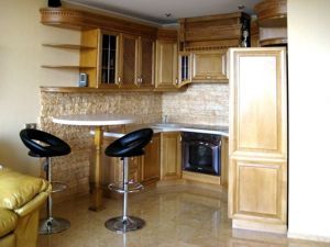 Декоративный камень в интерьере кухни