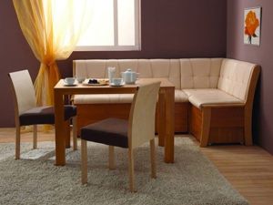 Интерьер кухни с диваном