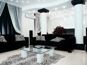 Интерьер черно-белой гостиной