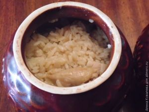 Курица с рисом в горшочке