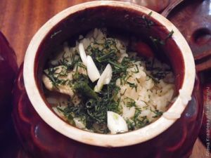 Курица с рисом в горшочке