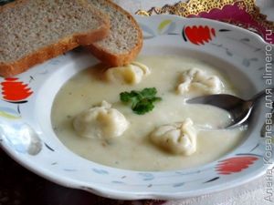 Крем-суп с пельменями