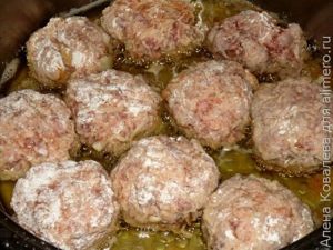 Мясные шарики с сыром