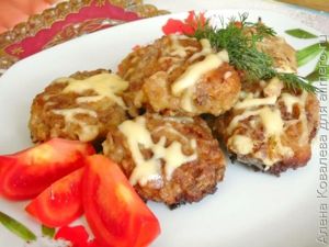 Мясные шарики с сыром
