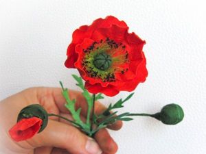 Для создания этого цветка понадобится: акварельная бумага; немного темно-зеленой гофрированной бумаги; нитки для швейной машины черные и салатовые; тонкая проволока; таблетка активированного угля; клей ПВА; спица №2 или больше: краска (акварельная, акриловая или пищевой краситель) красная и черная. Для создания этого цветка понадобится: акварельная бумага; немного темно-зеленой гофрированной бумаги; нитки для швейной машины черные и салатовые; тонкая проволока; таблетка активированного угля; клей ПВА; спица №2 или больше: краска (акварельная, акриловая или пищевой краситель) красная и черная.