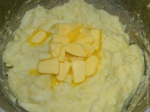 рыба на картофельной подушке