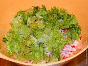 салат с яйцами и кукурузой