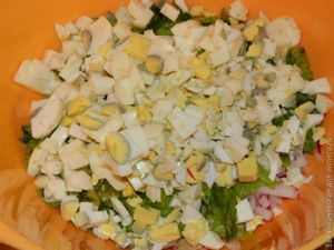 салат с яйцами и кукурузой