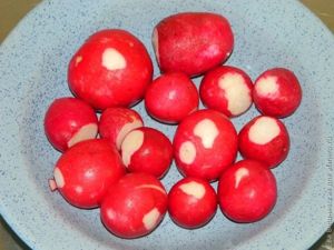 салат с картофелем и редисом