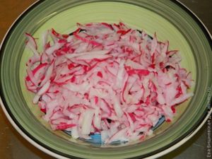 Салат с зеленым горошком
