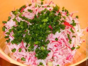 Салат с зеленым горошком