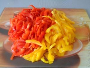 Салат из болгарского перца с курицей