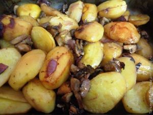 Картофель, запеченный с грибами