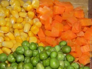 Рыбный рулет с овощами