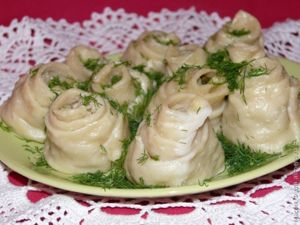 блюдо с рыбным фаршем, блюдо из теста