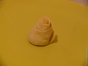блюдо с рыбным фаршем, блюдо из теста