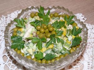 Салат с курицей, салат с авокадо