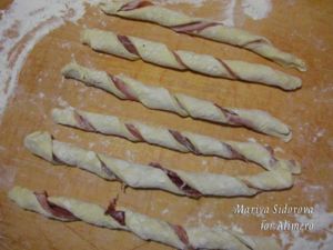 слоеные спиральки с копченым мясом рецепт
