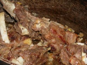 Ребрышки с луком
