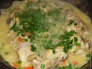Курица с горошком