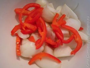 Курица со сливами