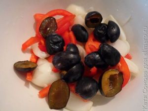 Курица со сливами