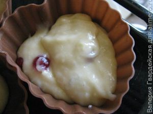 Кексы с красной смородиной