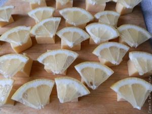 Оригинальная закуска из сыра и лимона