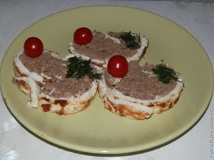 Рулет из печёнки с омлетом