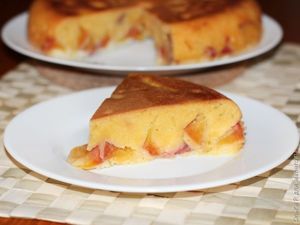 Персиковая шарлотка с цедрой лайма в мультиварке