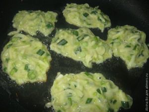 луковые оладьи